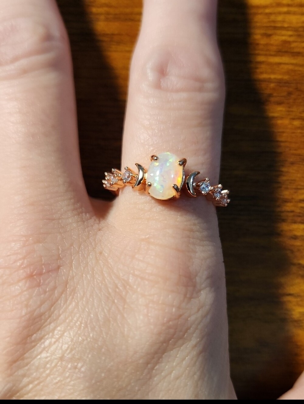 New Vintage Oval White Opal Moon Ring European & American Vintage Luxury Four-
